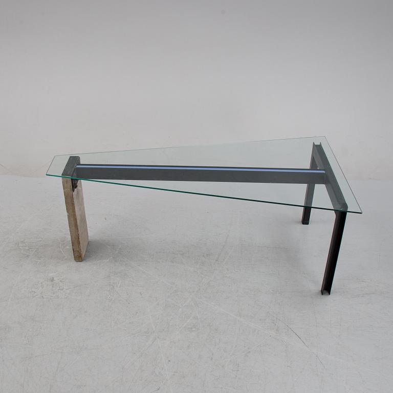 A 'Concrete' table by Jonas Bohlin for Källemo, end of the 20th Century.