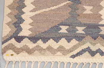 Barbro Nilsson, A carpet, "Strålblomman grå", flat weave, ca 282,5 x 216 cm, signed AB MMF BN.