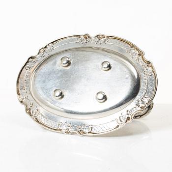 J.H Werner, sauce boat on tray, silver, Rococo style, Germany early 20th century.