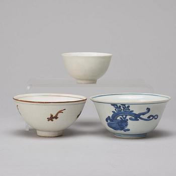 A group of three blue and white bowls, Ming dynasty (1368-1644).