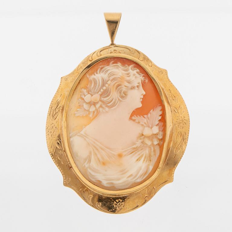 Brooch, 18K gold with shell cameo.