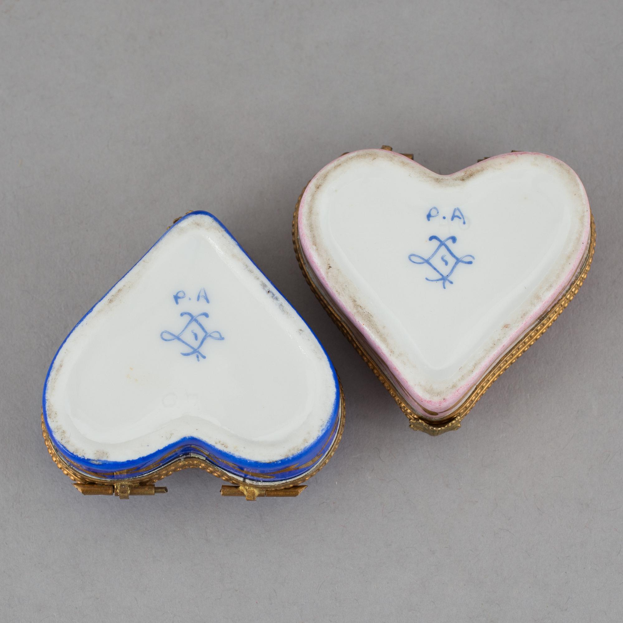 LOCKASKAR 5 stycken, porslin, Sèvres och Sèvres-liknande märke, 1900-tal.