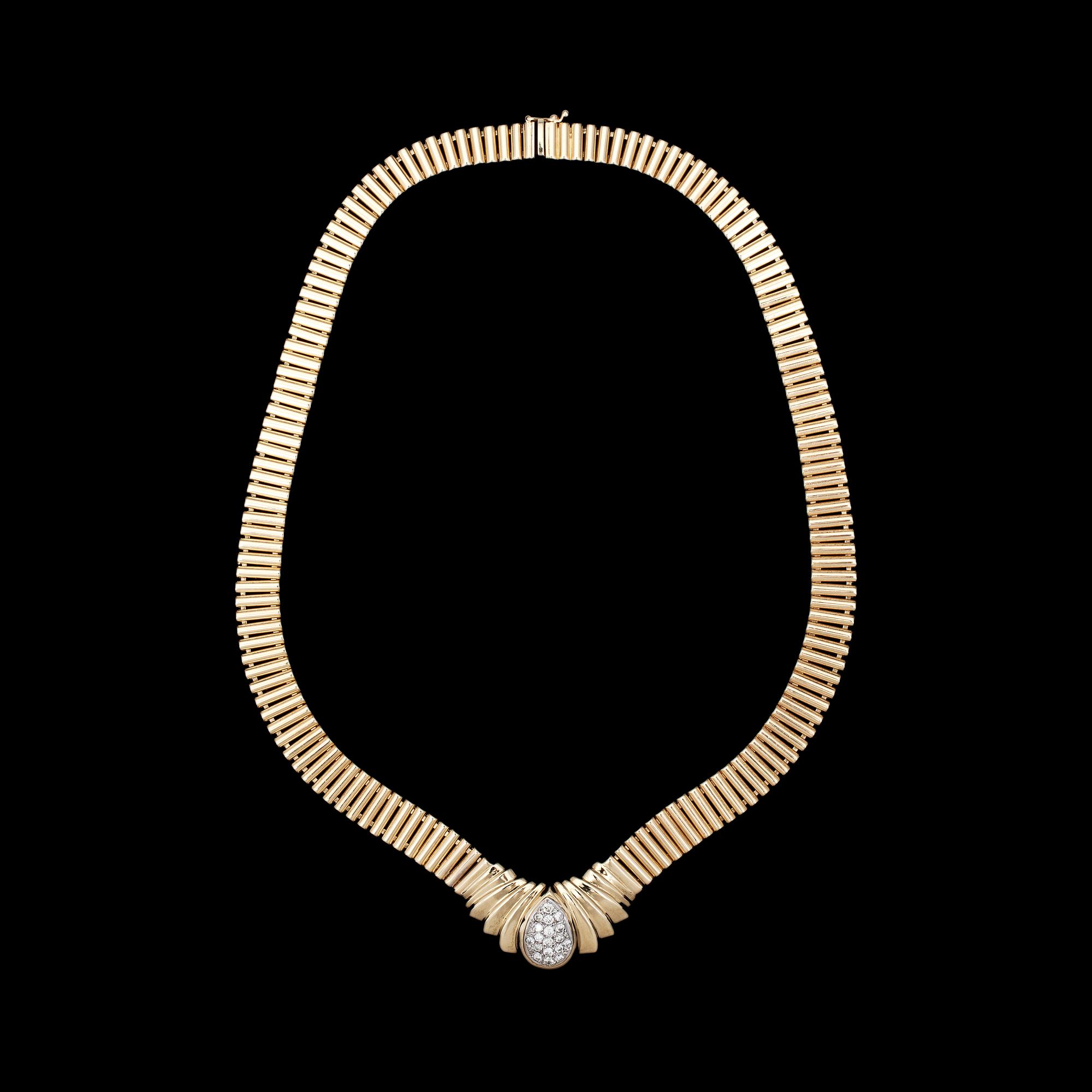 NECKLACE, 17 brilliant cut diamonds, tot. app. 0.70 cts, Italy.