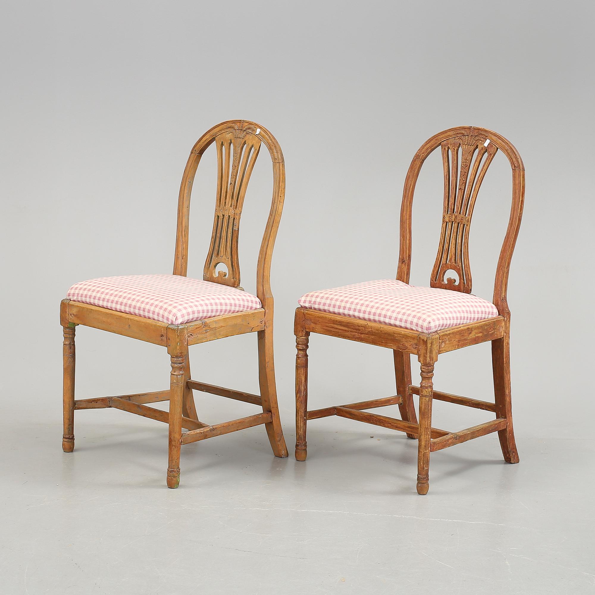 STOLAR, ett par. Gustavianska, omkring 1800.