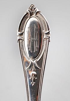 BESTICK, 16 delar, silver, CG Hallberg, Stockholm 1895. Total vikt med stålblad ca 1360 gram.