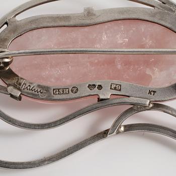 WILHELM HANE, Helsingborg, 1956, brosch med rosenkvarts.