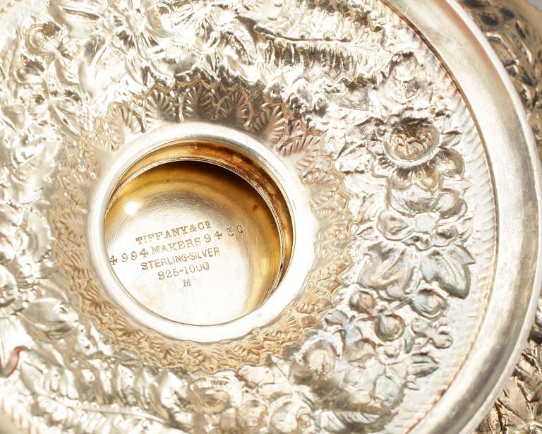 SKÅLAR PÅ FOT, ett par, sterling. Tiffany & Co, 1900-talets mitt. Vikt ca1068g.