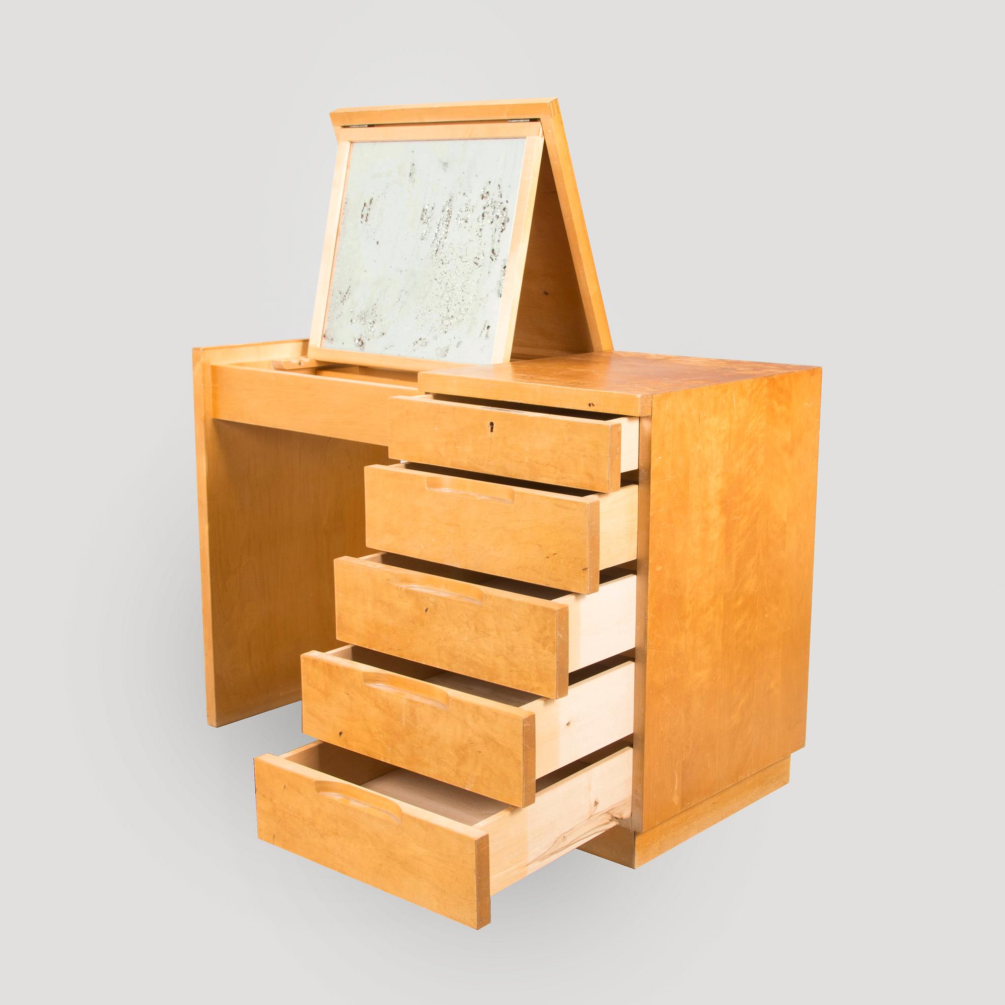 Aino Aalto, toalettbord / skrivbord,  modell 190, O.Y. Huonekalu- ja Rakennustyötehdas A.B. tidigt 1950-tal.