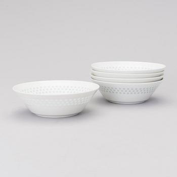 A 22-piece "Helmi" rice porcelain tableware set, Arabia 1969-1974.