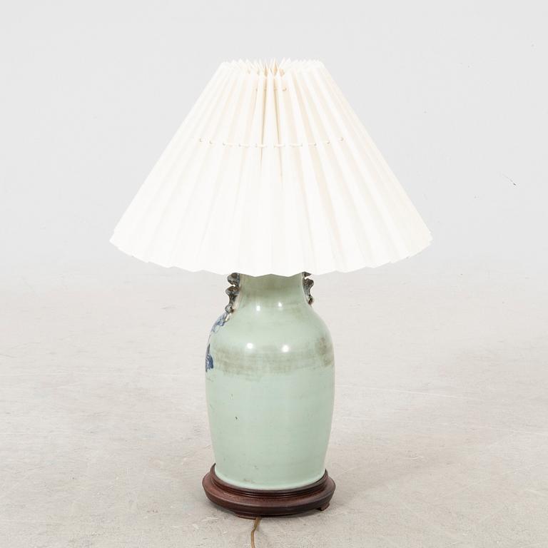 A 19th century Chinese porcelain table lamp.