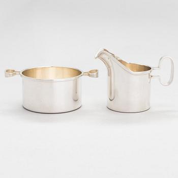 Bertel Gardberg, silver sugar bowl (830) and cream jug (925) for Kultateollisuus oy, Turku 1979 and 1977.