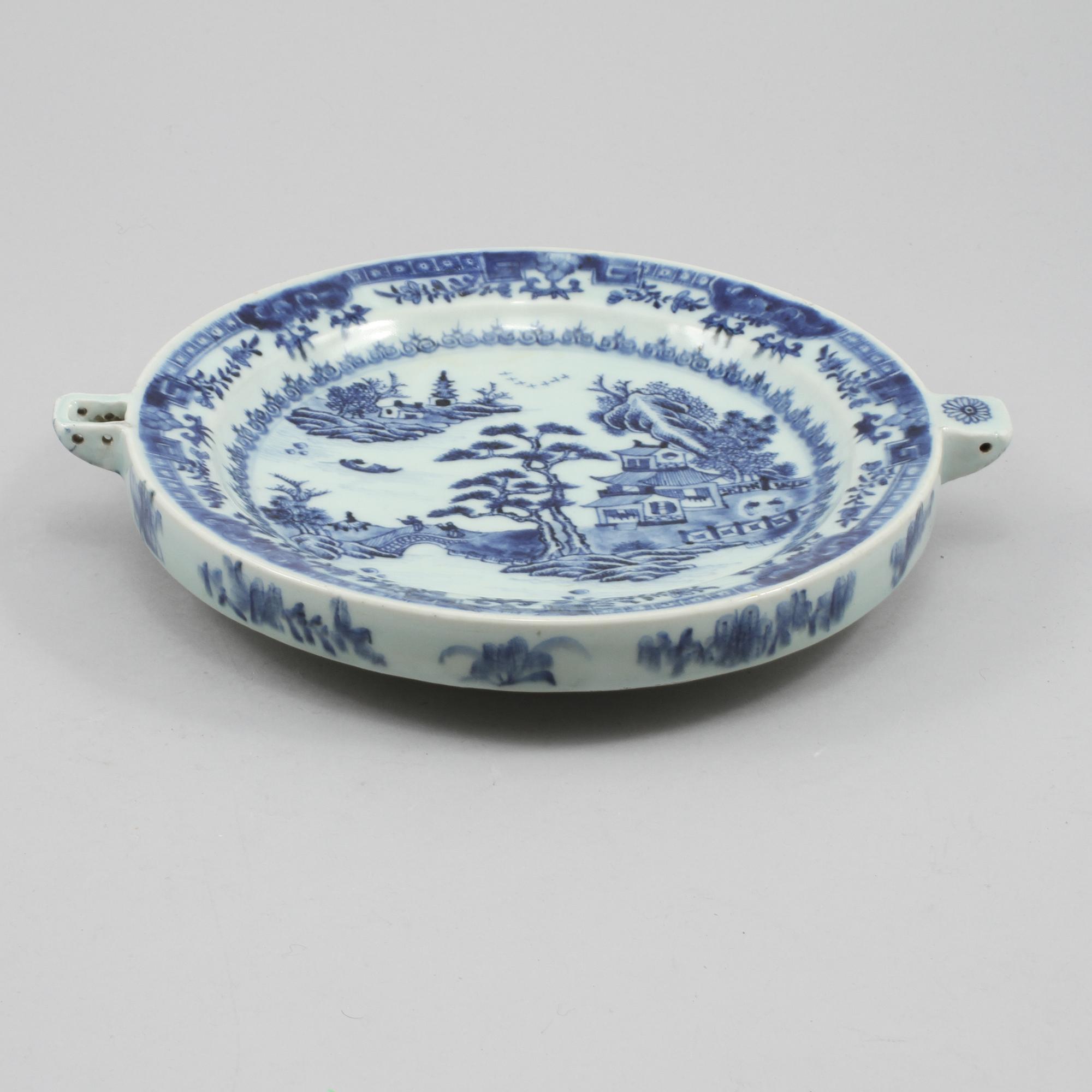 VÄRMEFAT, porslin, Kina, 1800-tal.