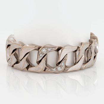 1104. Armband 18K vitguld med runda briljantslipade diamanter.