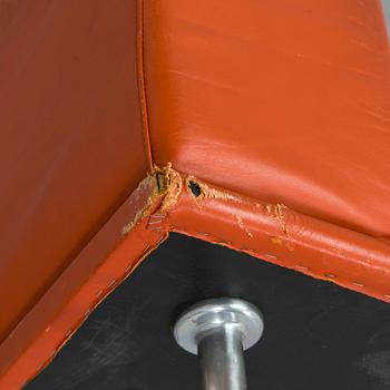 Yrjö Kukkapuro, nojatuoleja, pari, "Variaatio", tilaustyö, Haimi, 1970-luvun loppu.