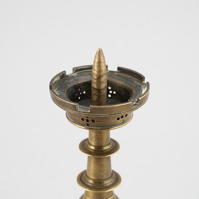 LJUSSTAKE, brons, gotisk stil, 1800-tal.