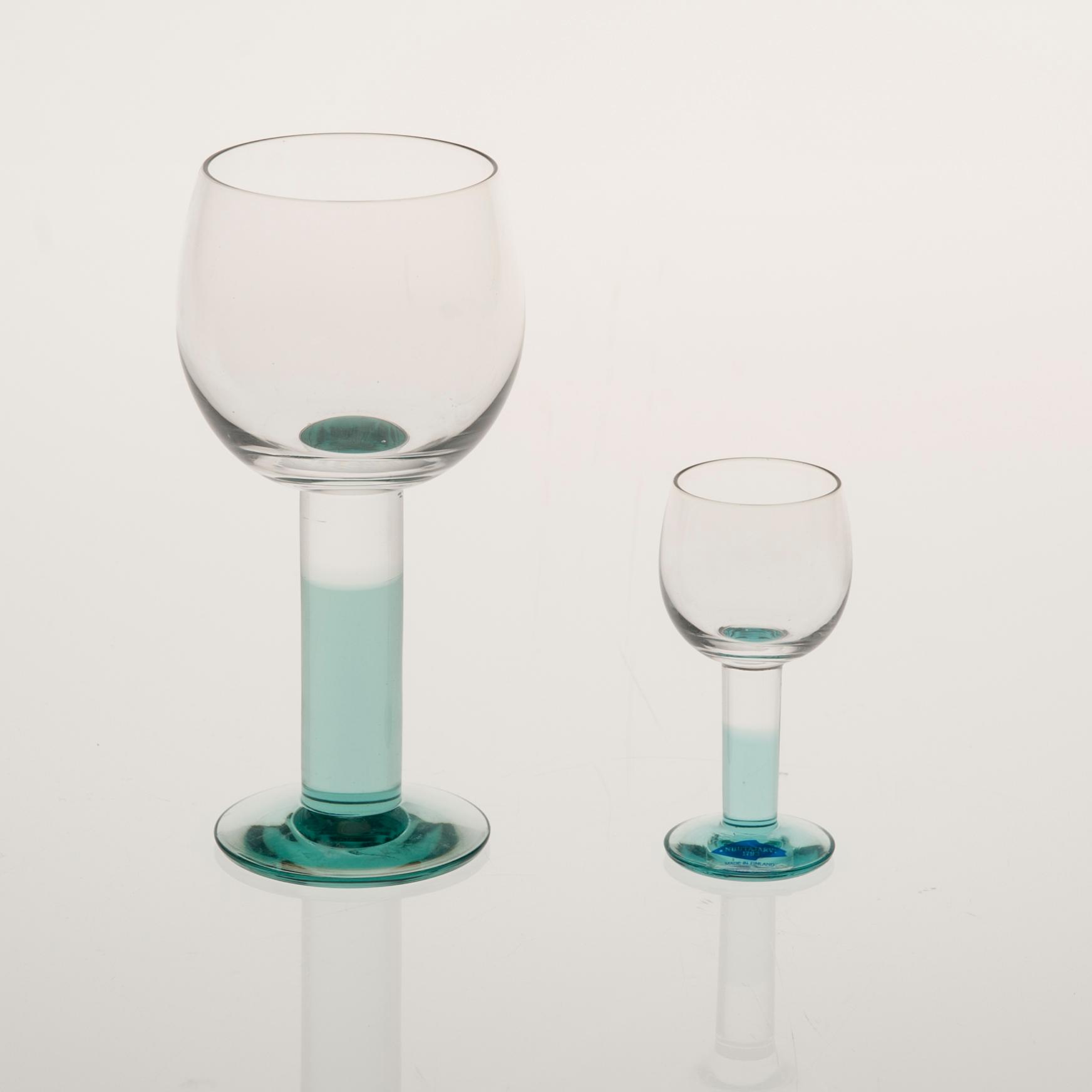 VINGLAS och SNAPSGLAS, 12+11 st, "Mondo", Kerttu Nurminen, Notsjö, 1900-talets senare hälft.