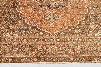 A carpet, antique Tabriz, so-called Hadjalili ca 419-394 x 323,5-308.