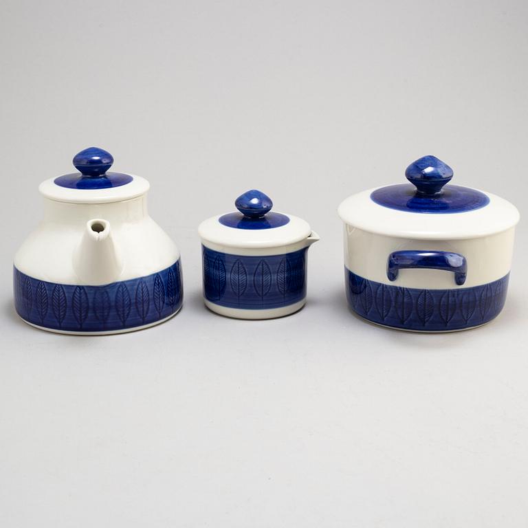HERTHA BENGTSON, a 27  piece 'Koka Blå' porcelain service, Rörstrand, designed in 1956.