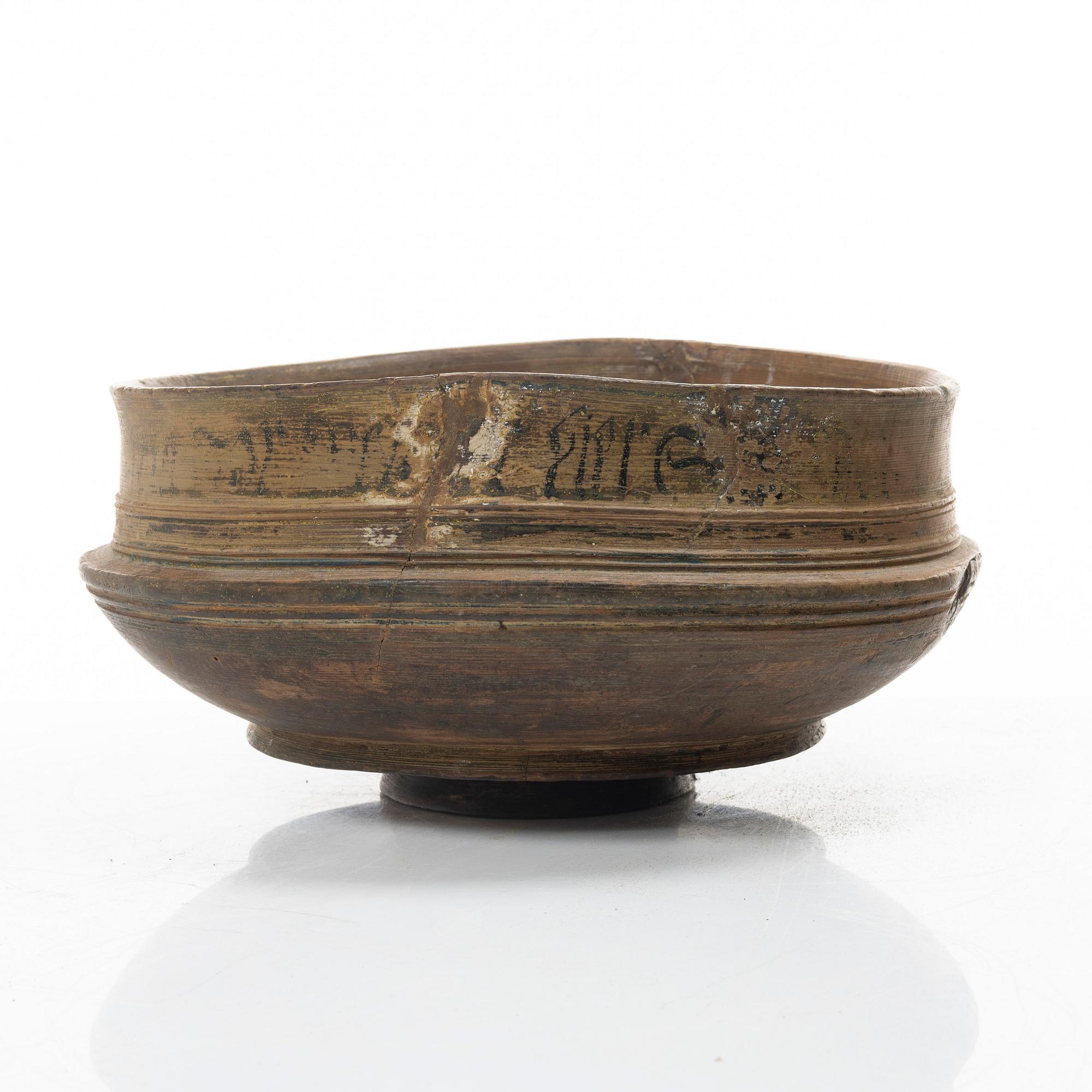 Turned bowl, folk art, 19th century.