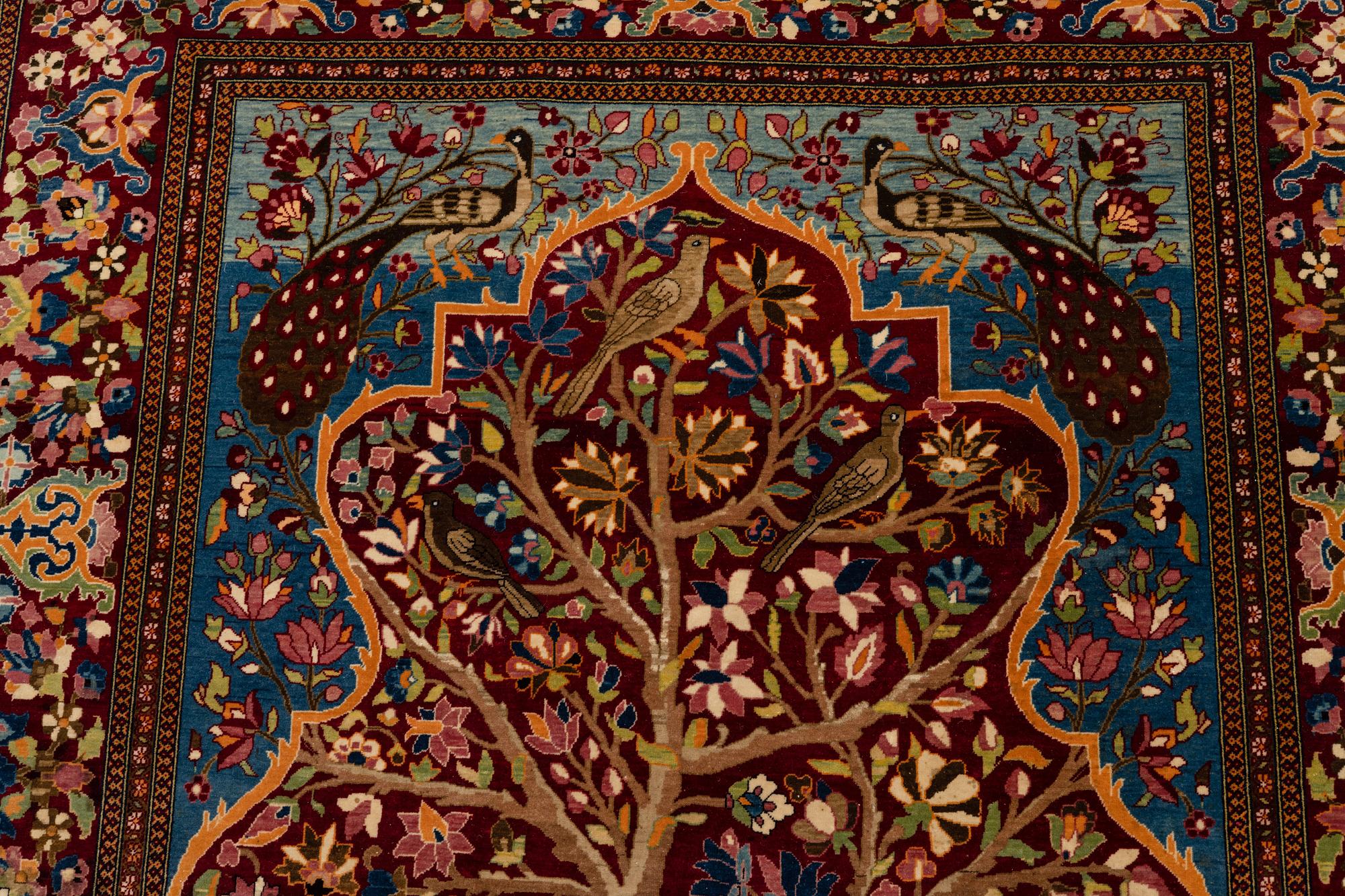 A rug, semi-antique Esfahan, so-called Ahmad, ca 213 x 140 cm.