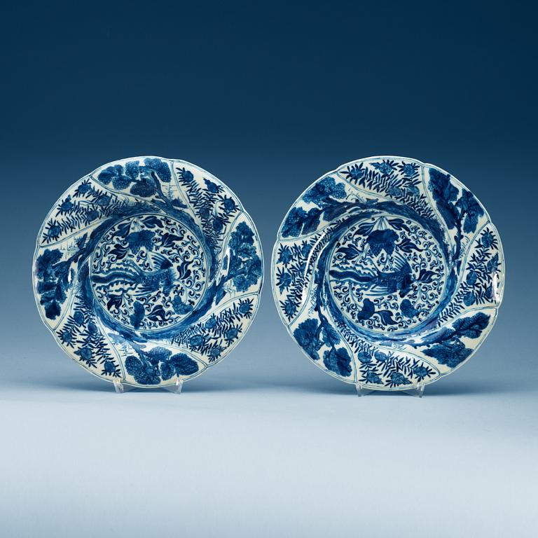 A pair of blue and white dishes, Qing dynasty, Kangxi (1662-1722).