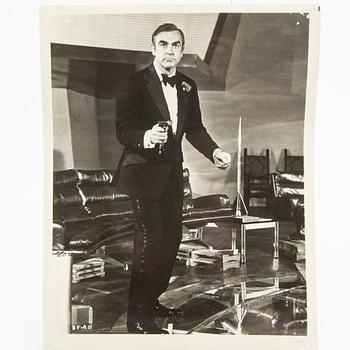 Samlarpärm, James Bond, fotografier och andra klipp från bl a "Dr. No", "Goldfinger", Åskbollen mfl. 1960 och 1970-tal.