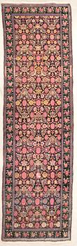 Carpet Oriental semi-antique gallery approx. 380x109 cm.