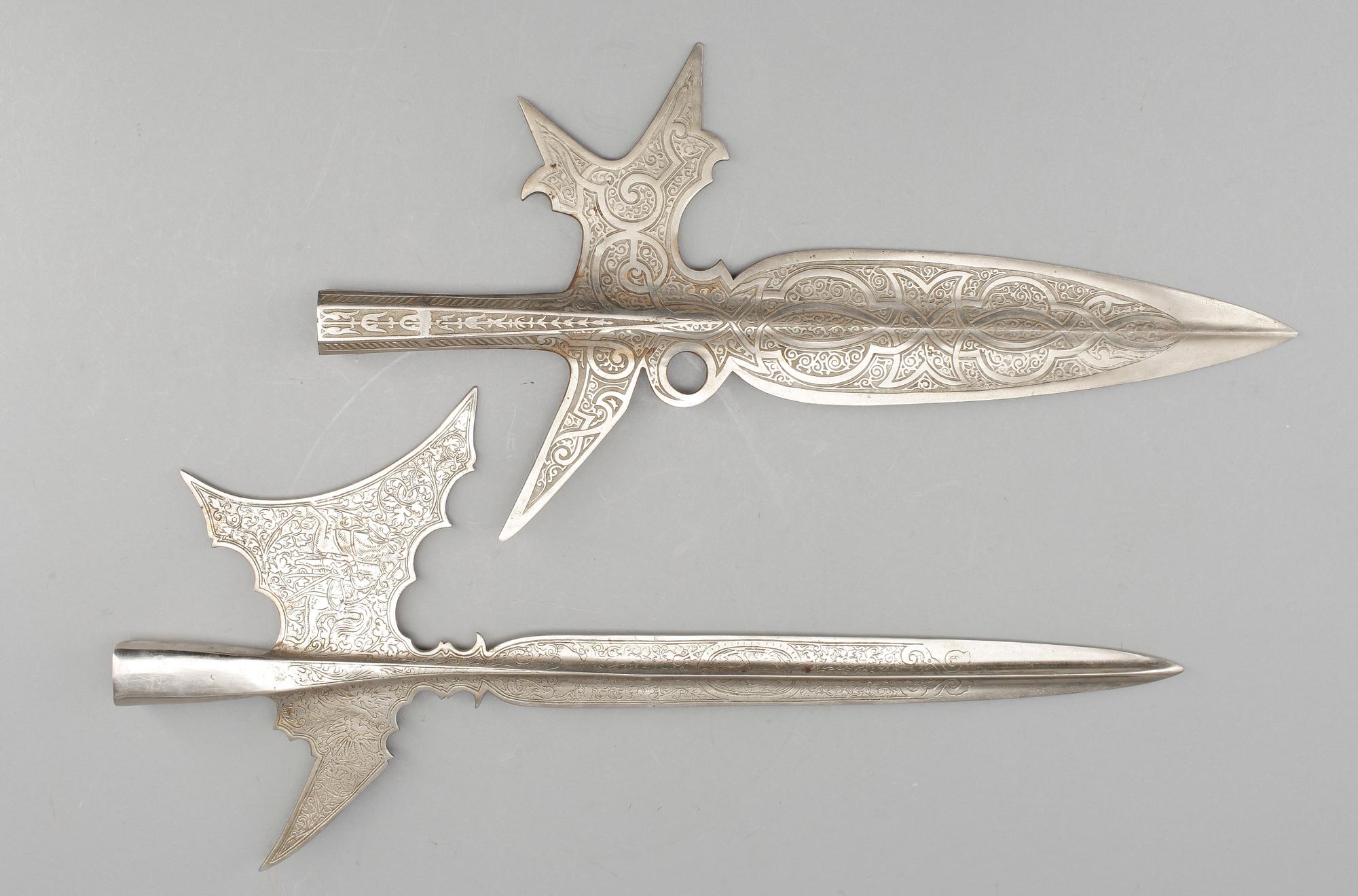 HILLEBARD, 2 st, 1900-talets första hälft.