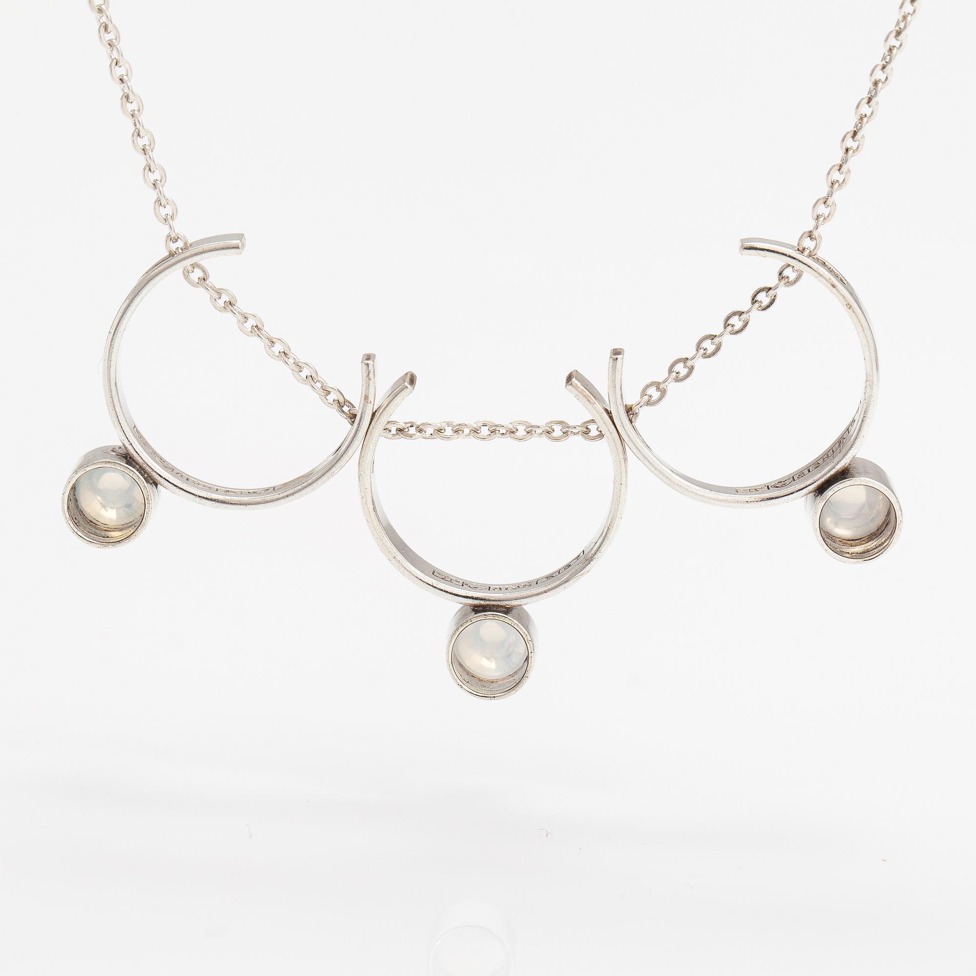 Elis Kauppi, A silver necklace woth moon quartzes. Kupittaan kulta, Turku 1960.