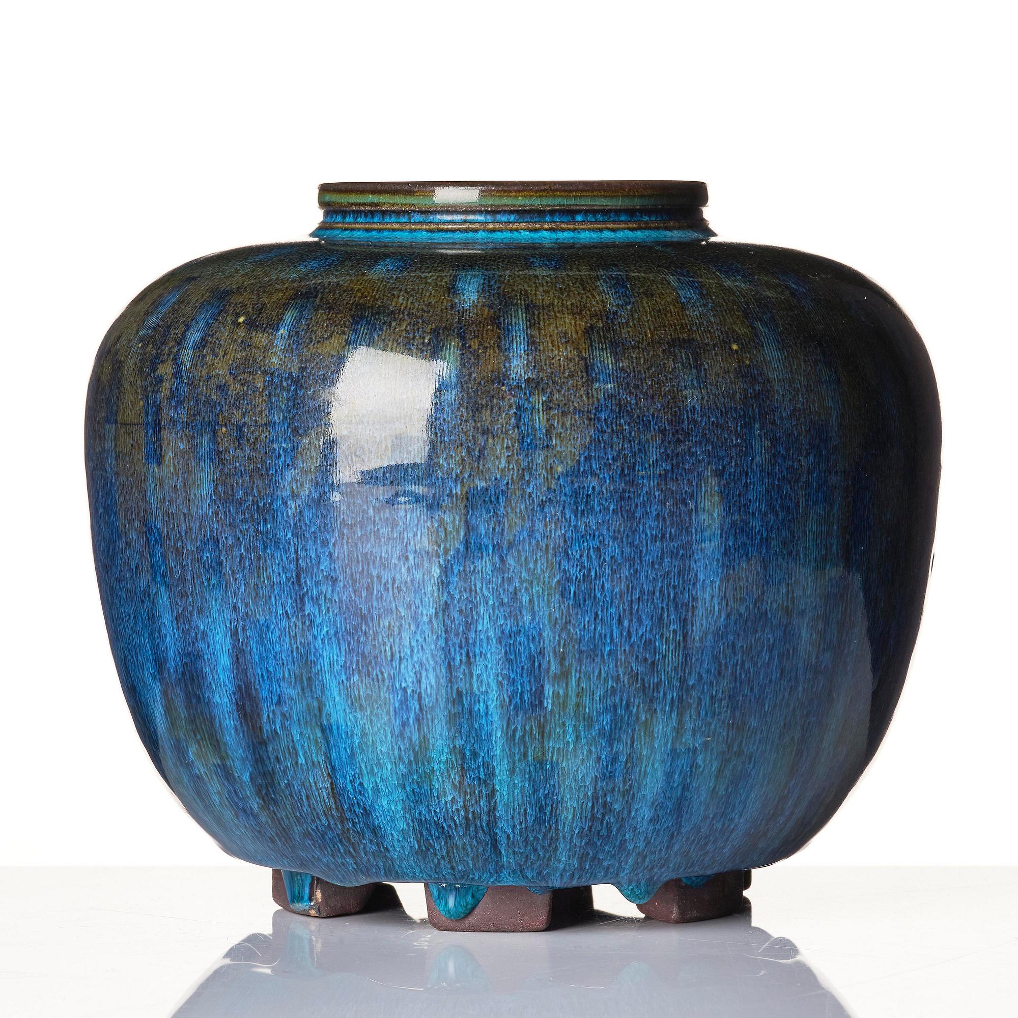 Wilhelm Kåge, a Farsta stoneware urn, Gustavsberg Studio 1958.