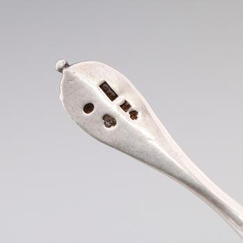 SILVERFÖREMÅL, 6 delar, svenska stämplar, 1800-tal. Total vikt ca 266 gram.