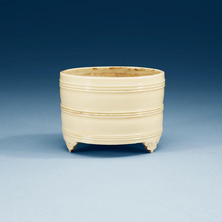 A blanc de chine censer, Qing dynasty, Kangxi (1662-1722).