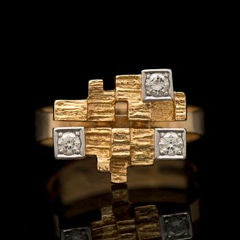 A BJÖRN WECKSTRÖM RING, "Diamond city", brilliant cut diamonds, 18K gold. Lapponia 1983.