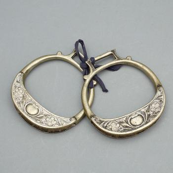 PARTI HÄSTATTIRALJER, 3 delar, mässing och metall, sannolikt Sydamerika, 1800-/1900-tal.