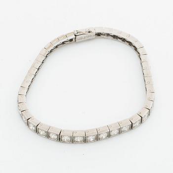 BRACELET platinum 41 brilliant-cut diamonds approx 5 ct in total, Juvelfabriken Stockholm 1947.