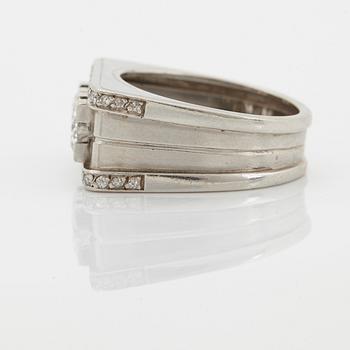 Ring platina med gammal- och åttkantslipade diamanter.