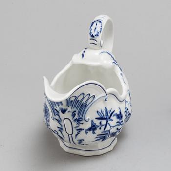 Five Meissen porcelain objects, 20th century.