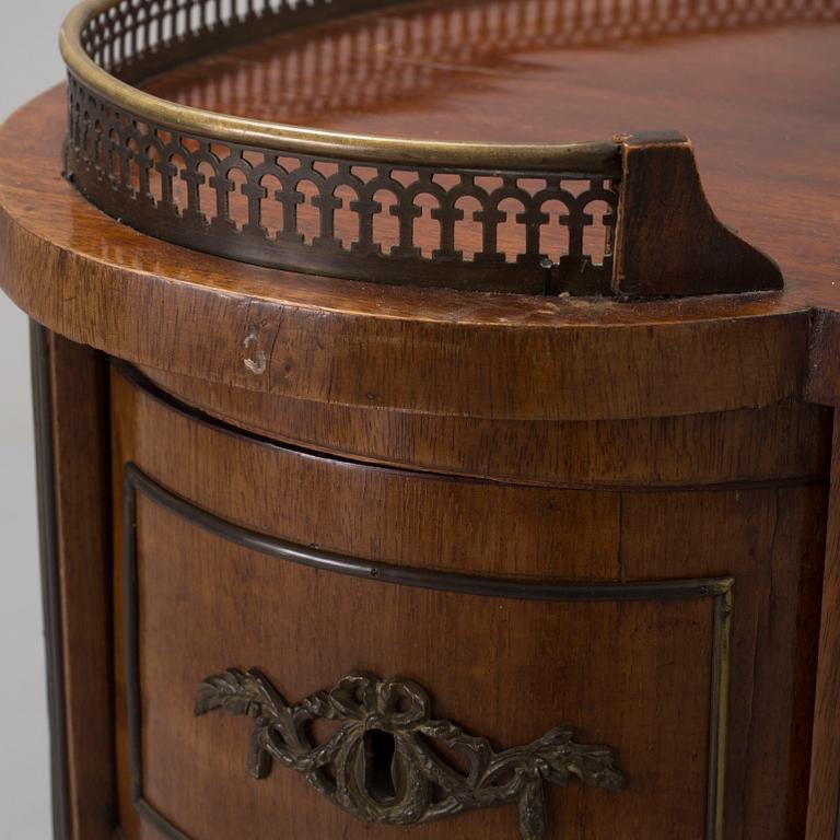 A writing desk from around year 1900.