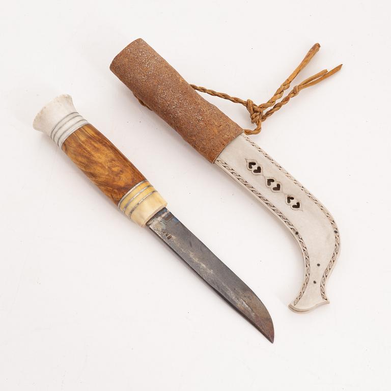 A reindeer horn knife by Lars Olof Parfa, signed and dated 1971.