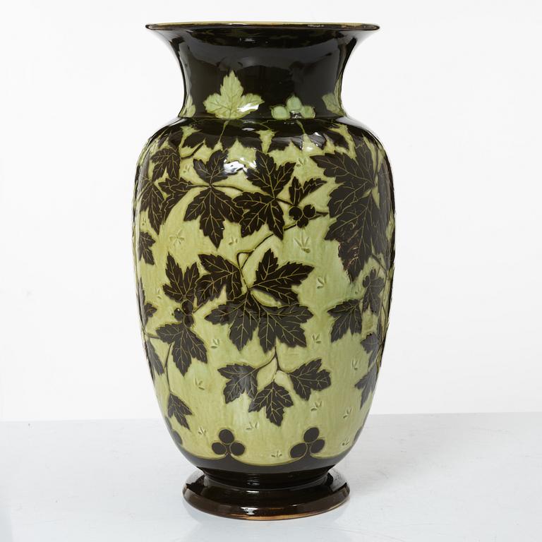 Gunnar G:son Wennerberg, & Peder Möller, a creamware vase, Gustavsberg 1898.