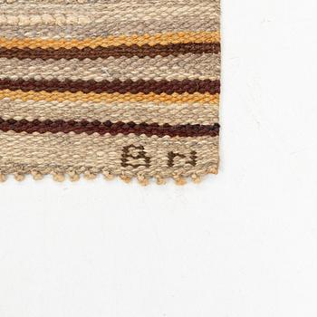 Barbro Nilsson, matta, "Schackrutig, brun". Reliefrya. Ca 206 x 123 cm. Signerad AB MMF BN.