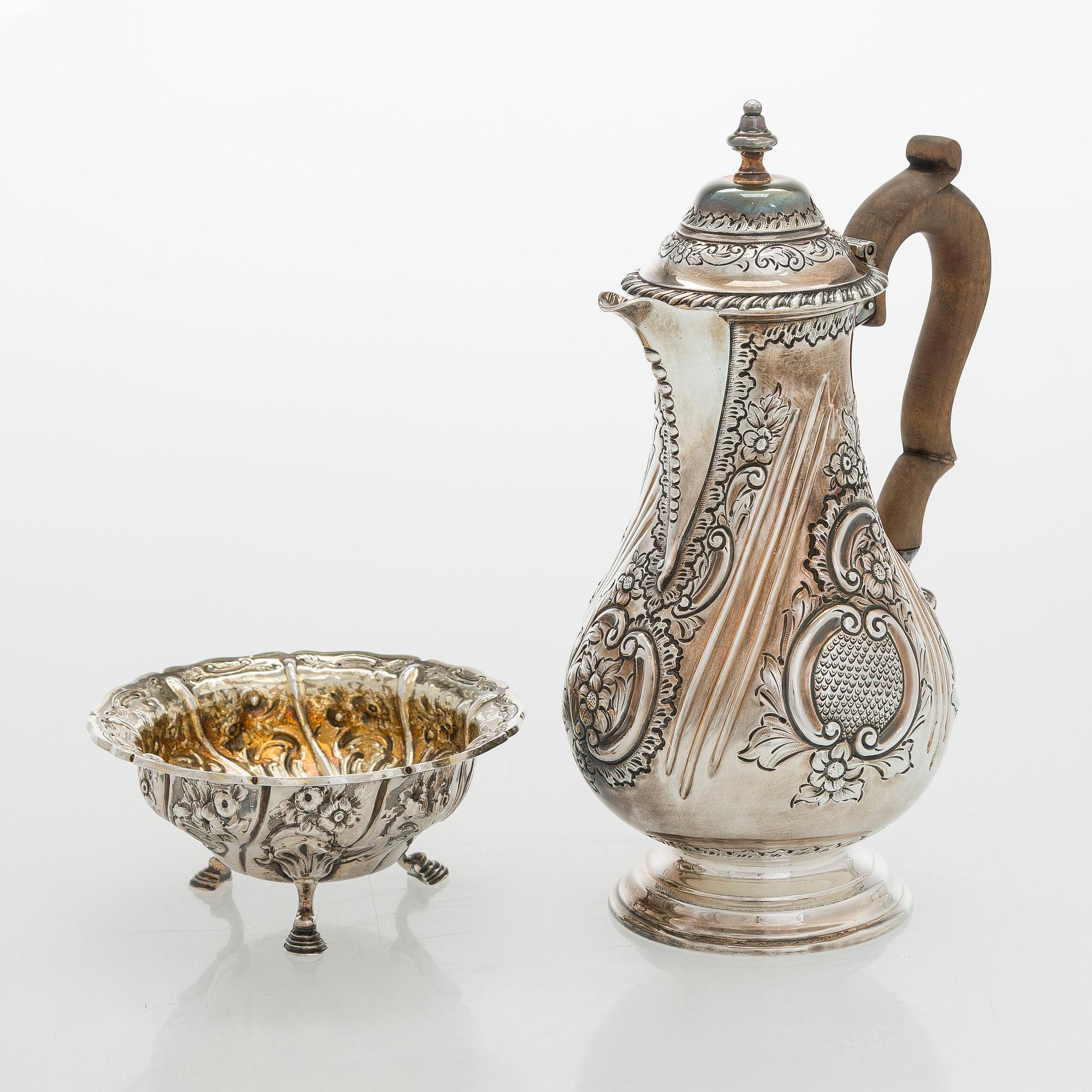 Kannu ja malja, sterlinghopeaa, Sheffield 1900 ja Lontoo 1846.