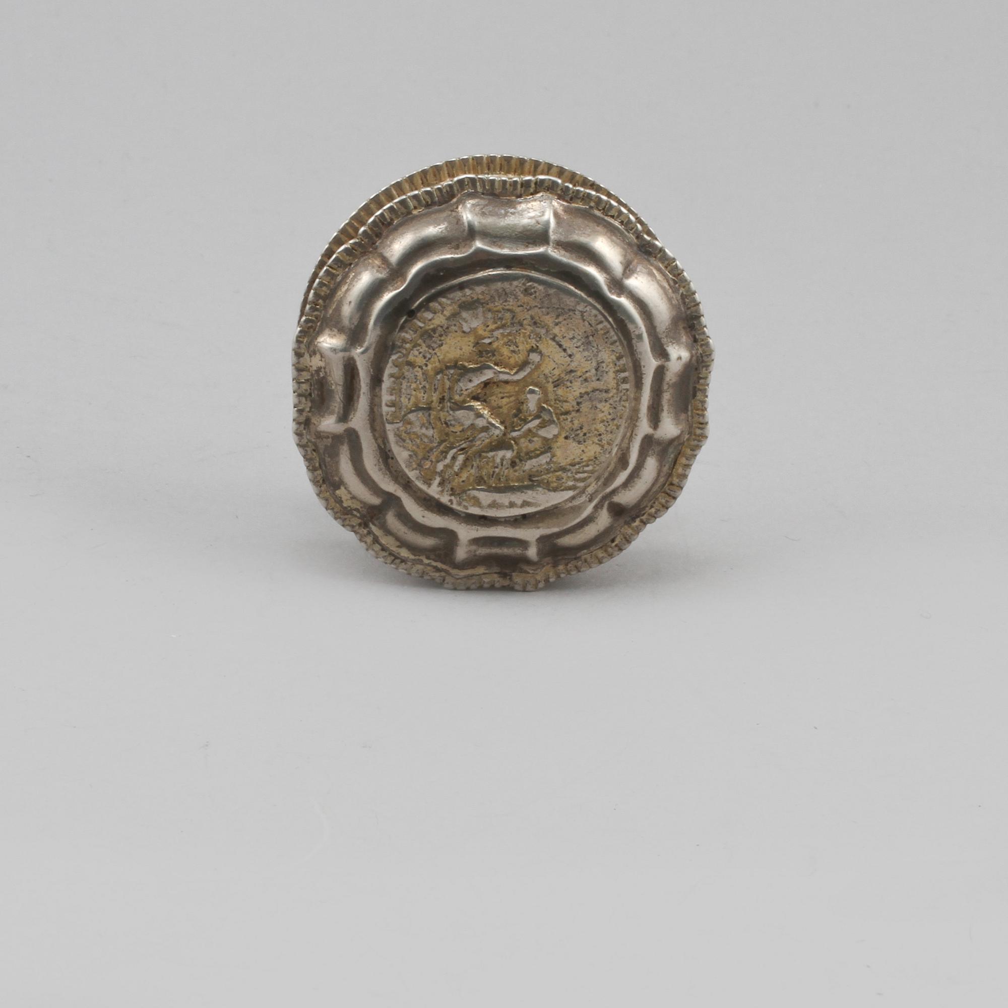 KYRKDOSA, silver, omkring år 1800, vikt 50 g.