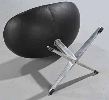 FOTPALL, till Ägget, Arne Jacobsen, 1900-talets andra hälft.