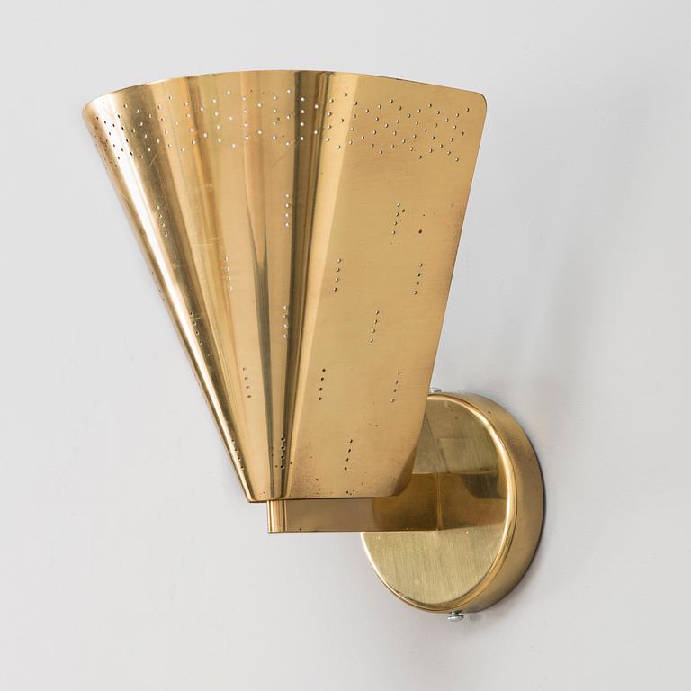 PAAVO TYNELL, vägglampa, modell K8-11, Idman 1900-talets mitt.