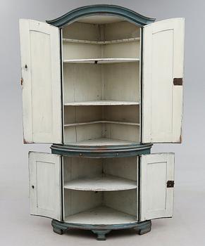 HÖRNSKÅP, 1700-tal.