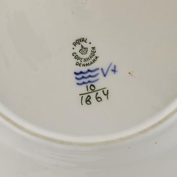 KAFFESERVIS, 33 delar, porslin, "Blå blomst", Royal Copenhagen, Danmark.