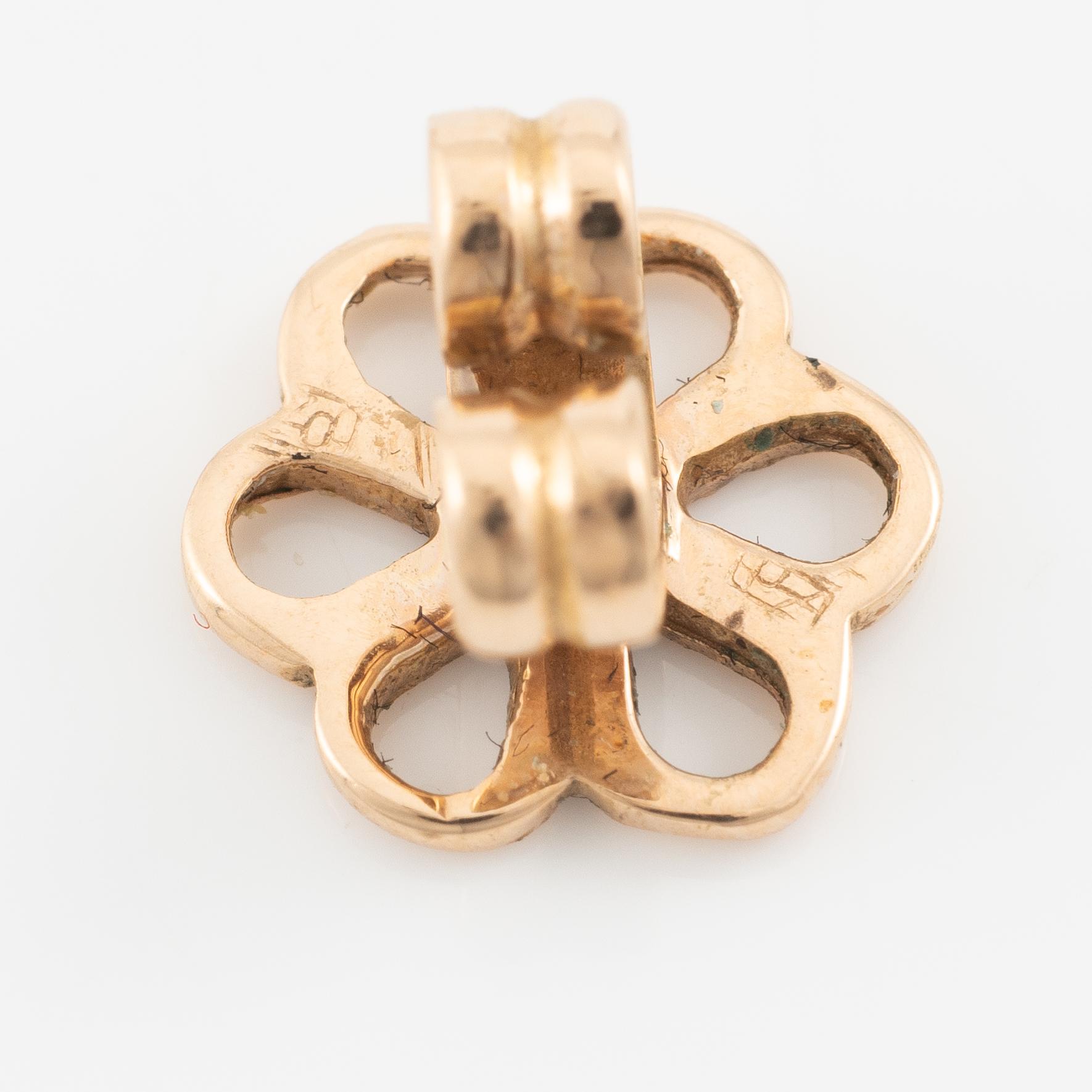 Earrings, a pair, 18K rose gold with cultured freshwater pearls and brilliant-cut diamonds.