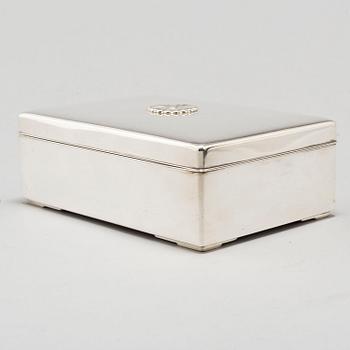 A sterling silver box, by K. Hattori & Co, Japan.
