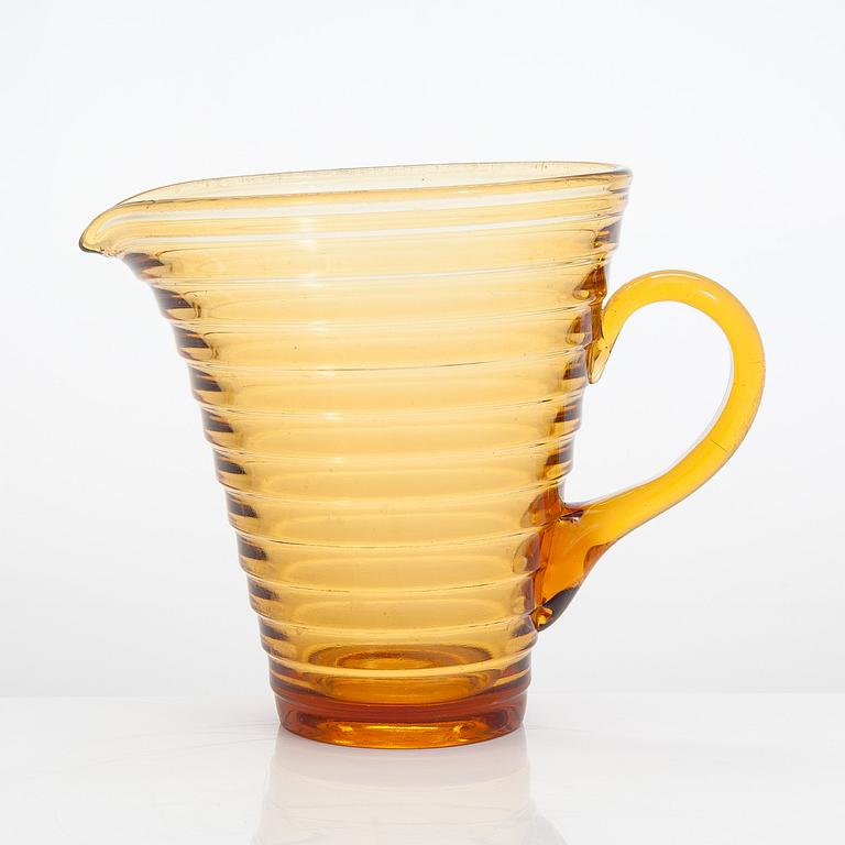 Aino Aalto, a 'Bölgeblick' glass pitcher. In production 1935-1938.
